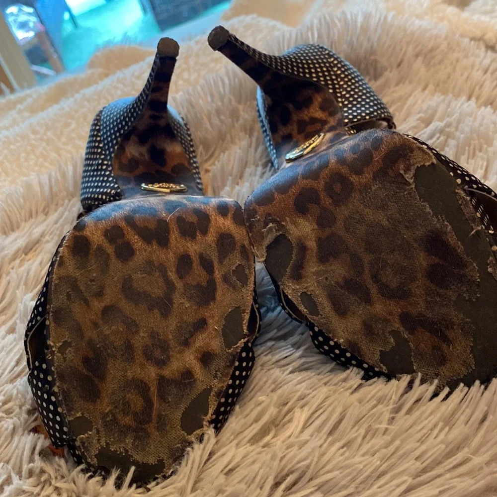 Betsy Johnson 4 inch heels black and white with a pink bow - Picture 2 of 3